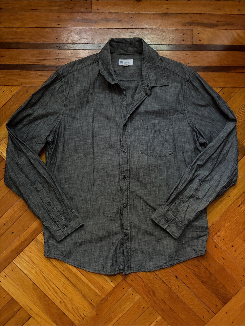 GAP Men's Charcoal Gray Chambray Button-Up Shirt Size Large